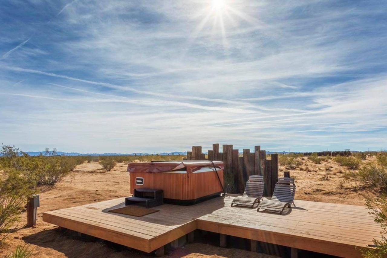 The Farmhouse Retreat: 5 Acres, Hot Tub, Sleeps 10, Ac Villa Joshua Tree Exterior photo