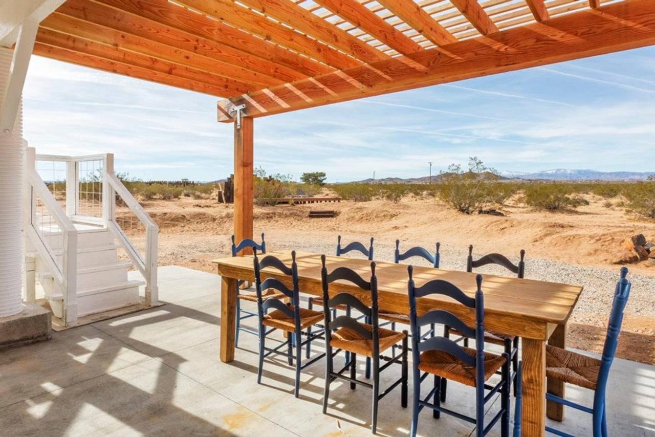 The Farmhouse Retreat: 5 Acres, Hot Tub, Sleeps 10, Ac Villa Joshua Tree Exterior photo