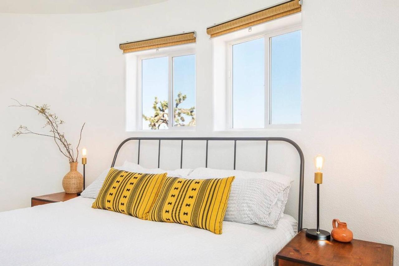 The Farmhouse Retreat: 5 Acres, Hot Tub, Sleeps 10, Ac Villa Joshua Tree Exterior photo