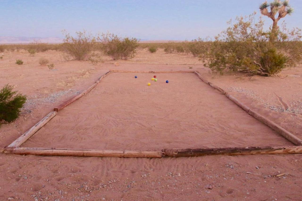 The Farmhouse Retreat: 5 Acres, Hot Tub, Sleeps 10, Ac Villa Joshua Tree Exterior photo