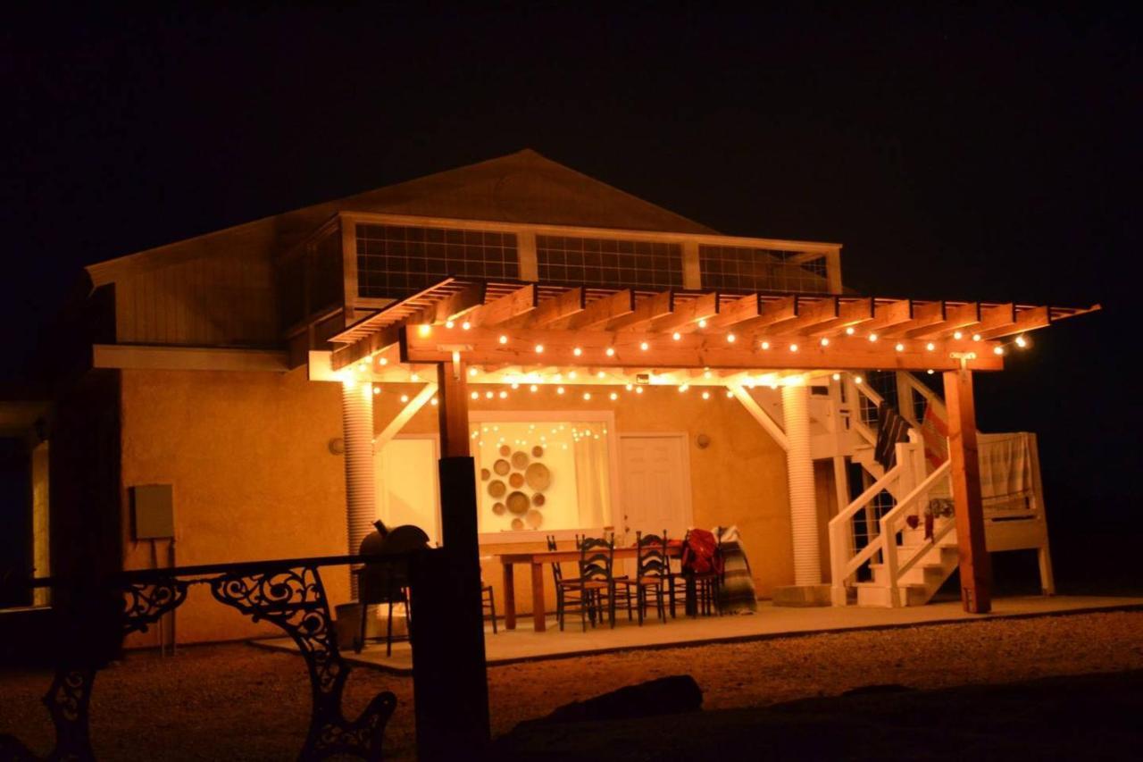 The Farmhouse Retreat: 5 Acres, Hot Tub, Sleeps 10, Ac Villa Joshua Tree Exterior photo