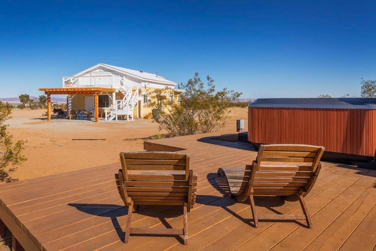 The Farmhouse Retreat: 5 Acres, Hot Tub, Sleeps 10, Ac Villa Joshua Tree Exterior photo