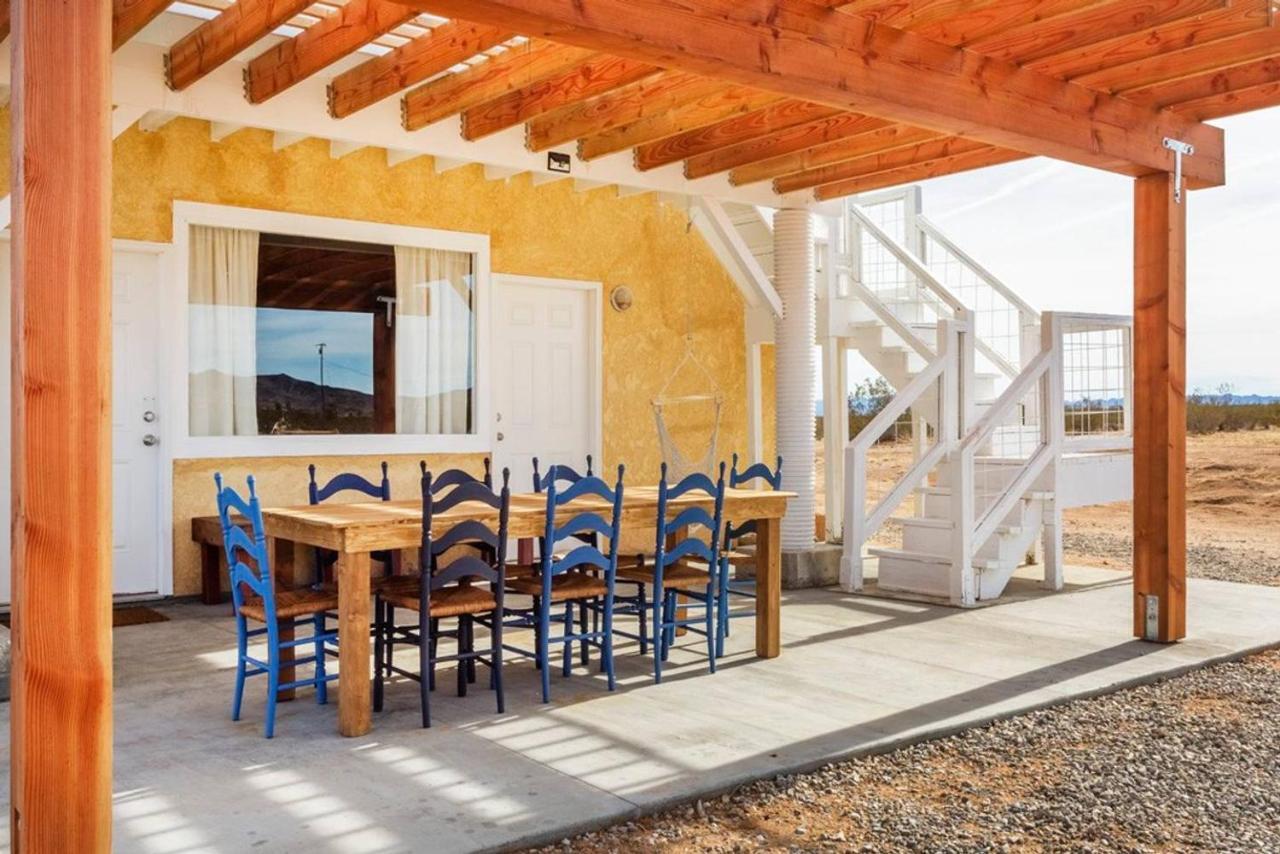 The Farmhouse Retreat: 5 Acres, Hot Tub, Sleeps 10, Ac Villa Joshua Tree Exterior photo